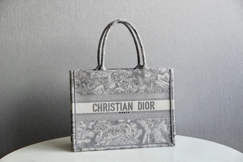 Trendy bucket bags for summerChristian Dior Bags - 5764